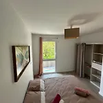 Bord De 85 De Nage Les Conches لونجفيل-سور-مير