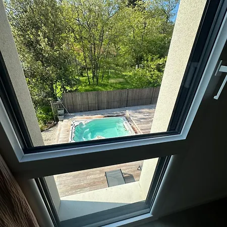 Bord De 85 De Nage Les Conches Villa