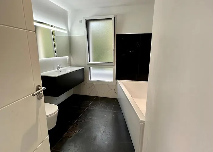 Bord De 85 De Nage Les Conches Villa